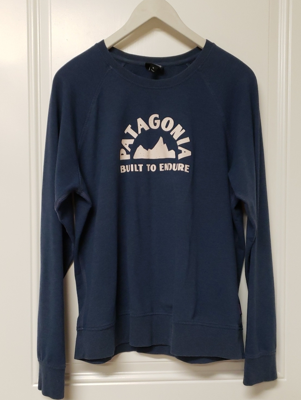 Patagonia Navy Sweatshirt Logo EUC XL